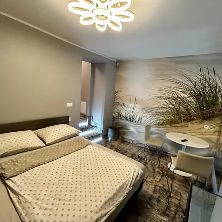 Apartament Mtp Kolo Dworca Pkp Bezobslugowy *