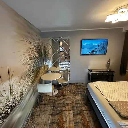 Apartament Mtp Kolo Dworca Pkp Bezobslugowy